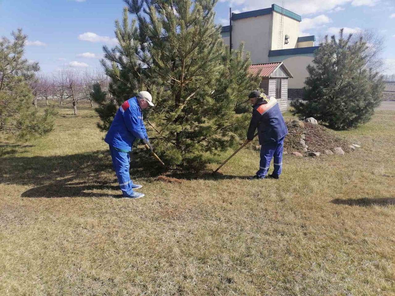 Трудовые коллективы СПК «Прогресс-Вертелишки» наводят порядок в аг Вертелишки и на производстве