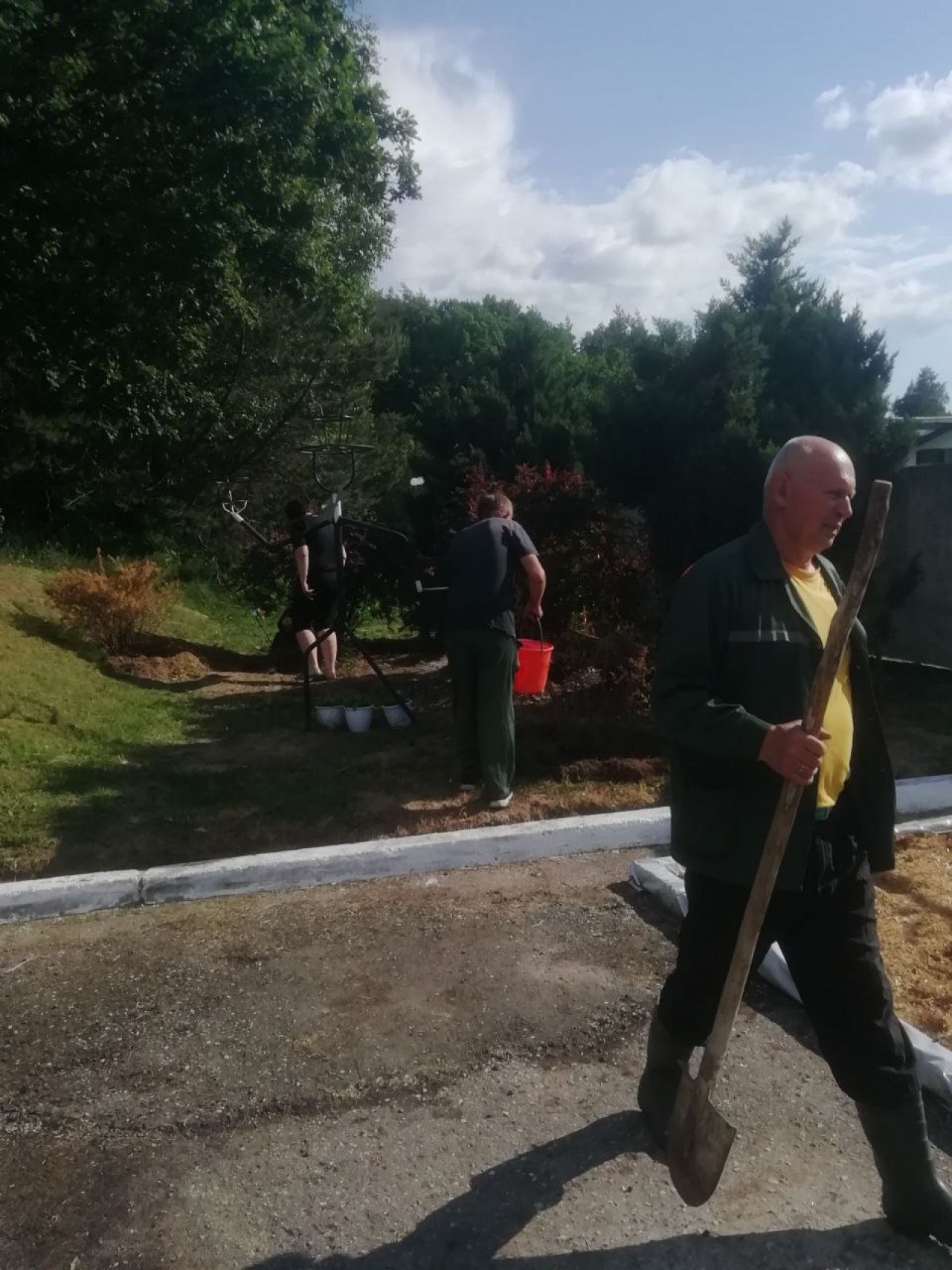 Трудовые коллективы СПК «Прогресс-Вертелишки» наводят порядок в аг Вертелишки и на производстве