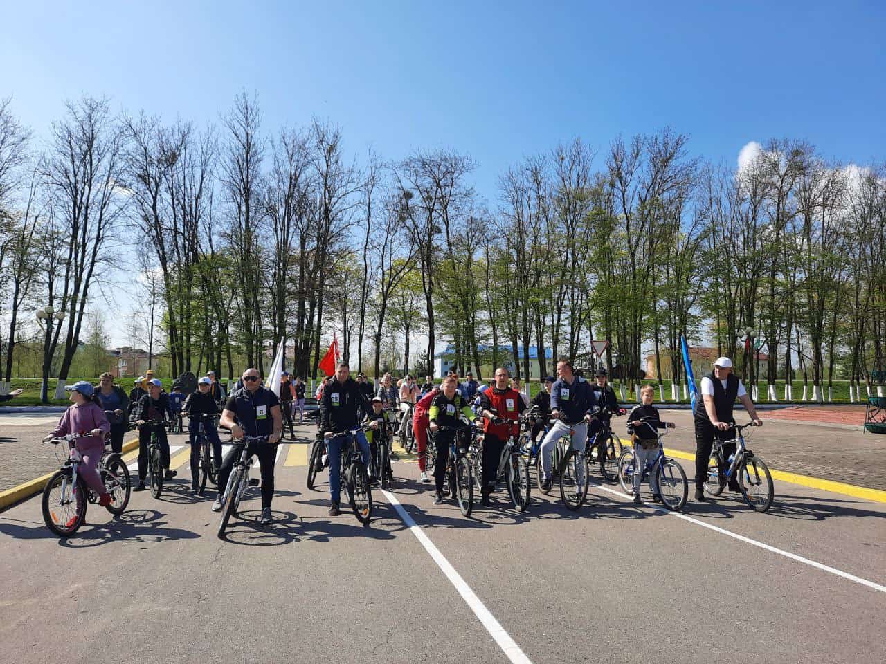 Маршрут Победы» в Вертелишках собрал велосипедистов и любителей скандинавской ходьбы
