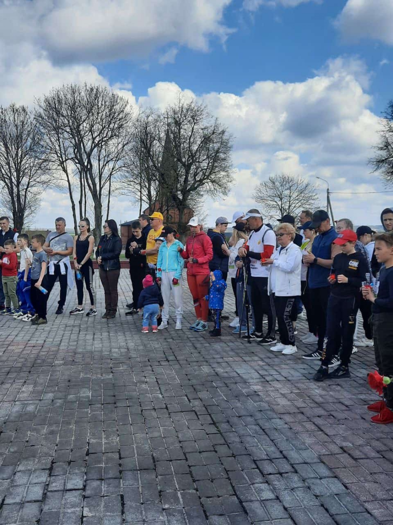 Маршрут Победы» в Вертелишках собрал велосипедистов и любителей скандинавской ходьбы