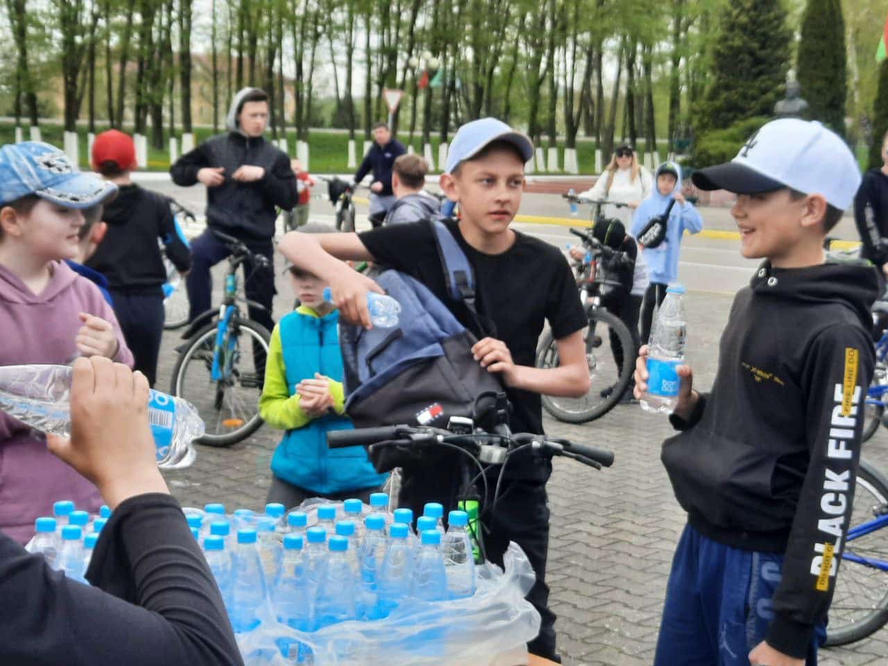 Маршрут Победы» в Вертелишках собрал велосипедистов и любителей скандинавской ходьбы