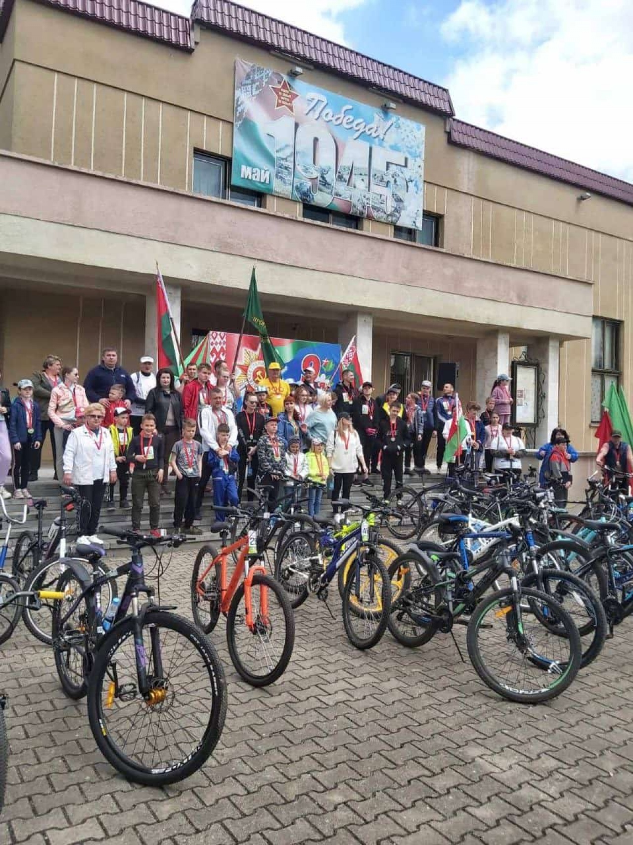 Маршрут Победы» в Вертелишках собрал велосипедистов и любителей скандинавской ходьбы