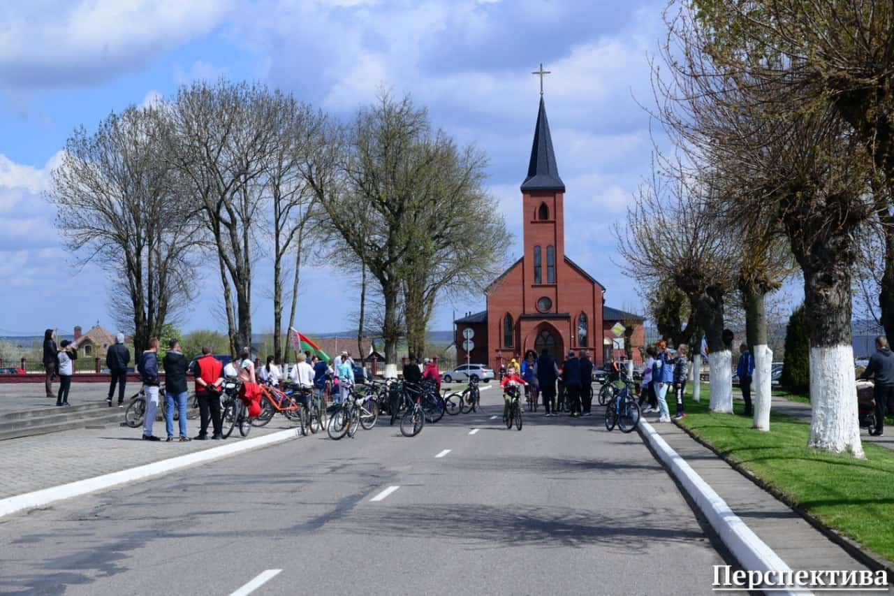 Маршрут Победы» в Вертелишках собрал велосипедистов и любителей скандинавской ходьбы