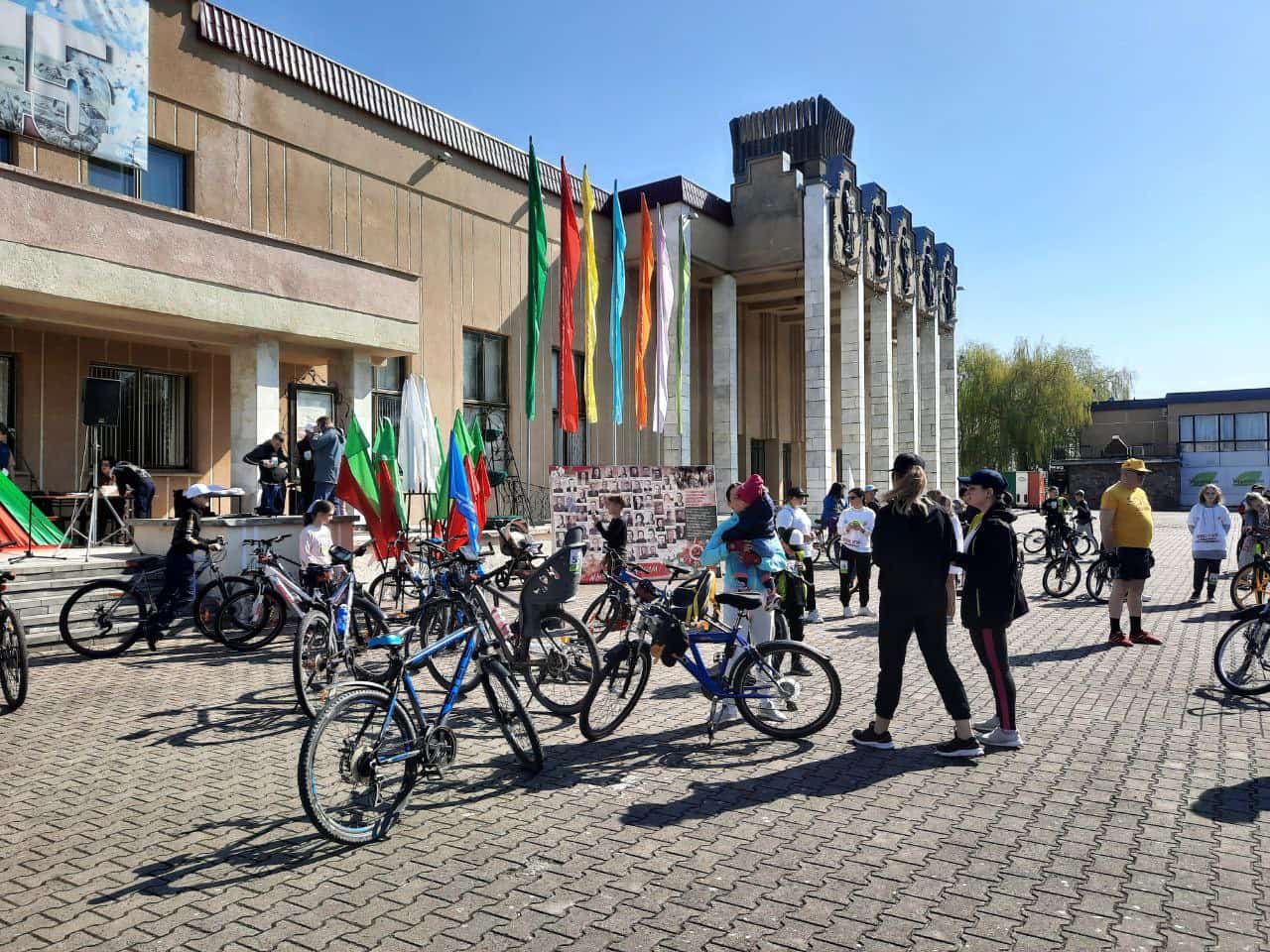 Маршрут Победы» в Вертелишках собрал велосипедистов и любителей скандинавской ходьбы