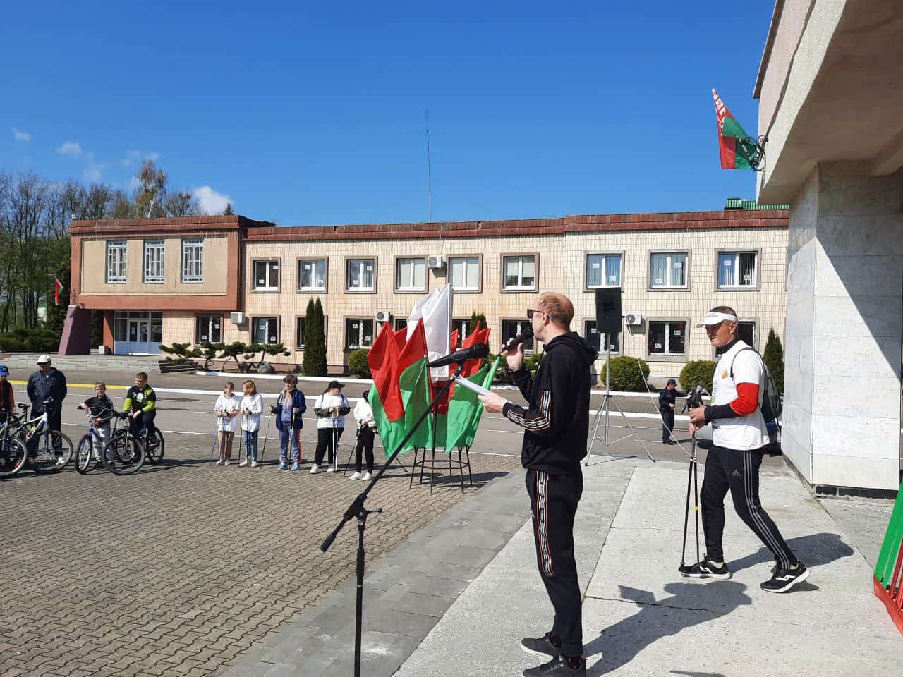 Маршрут Победы» в Вертелишках собрал велосипедистов и любителей скандинавской ходьбы