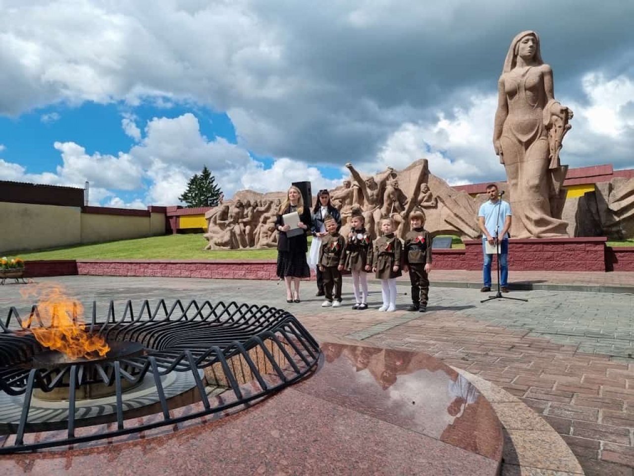 IMG-d5cca7f6917e04c9e553eedd303254b7-V