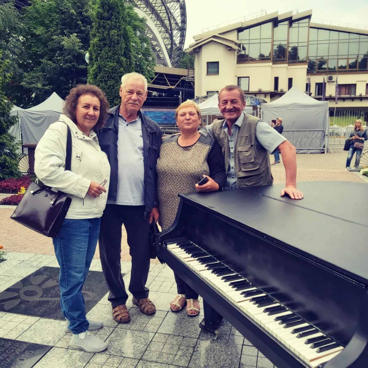 40 работников, членов профсоюза СПК «Прогресс-Вертелишки» посетили открытие международного фестиваля искусств «Славянский базар»