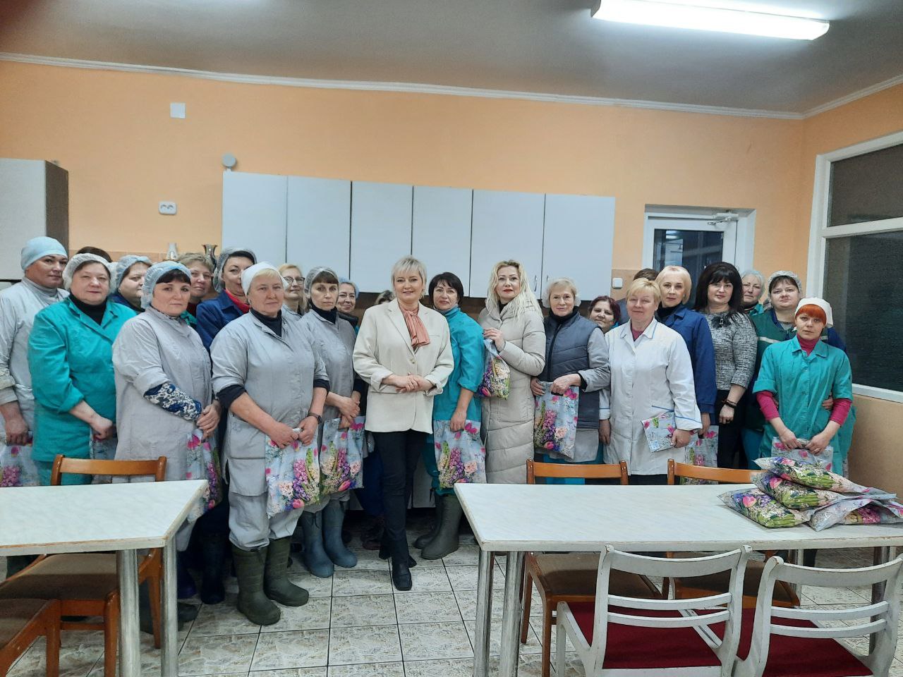 В преддверии Международного женского дня 8 марта в СПК Прогресс-Вертелишки поздравили женщин с праздником весны!