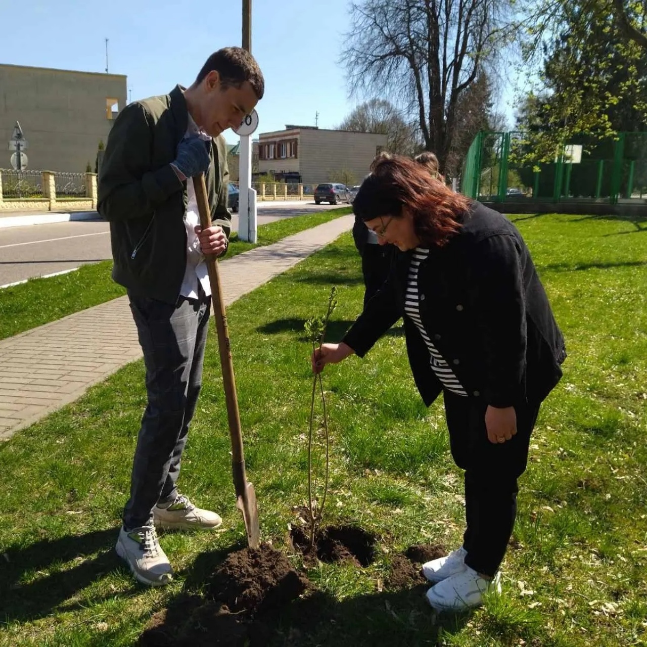 В СПК «Прогресс-Вертелишки» прошла экологическая акция «Сирень Победы»