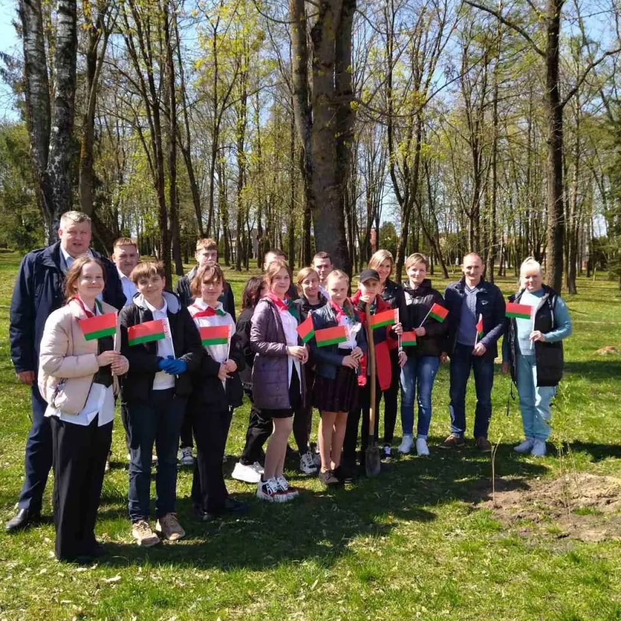 В СПК «Прогресс-Вертелишки» прошла экологическая акция «Сирень Победы»