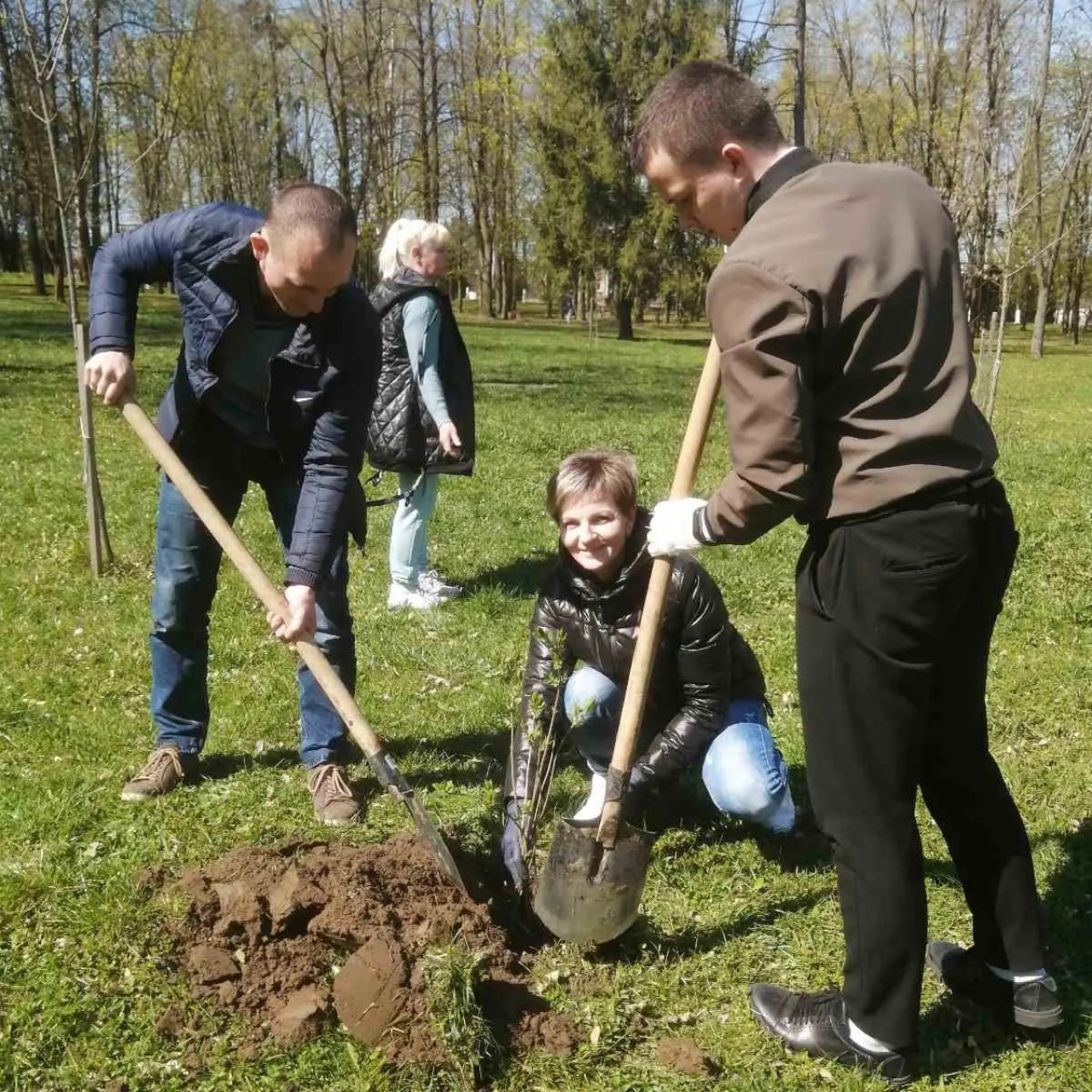 В СПК «Прогресс-Вертелишки» прошла экологическая акция «Сирень Победы»