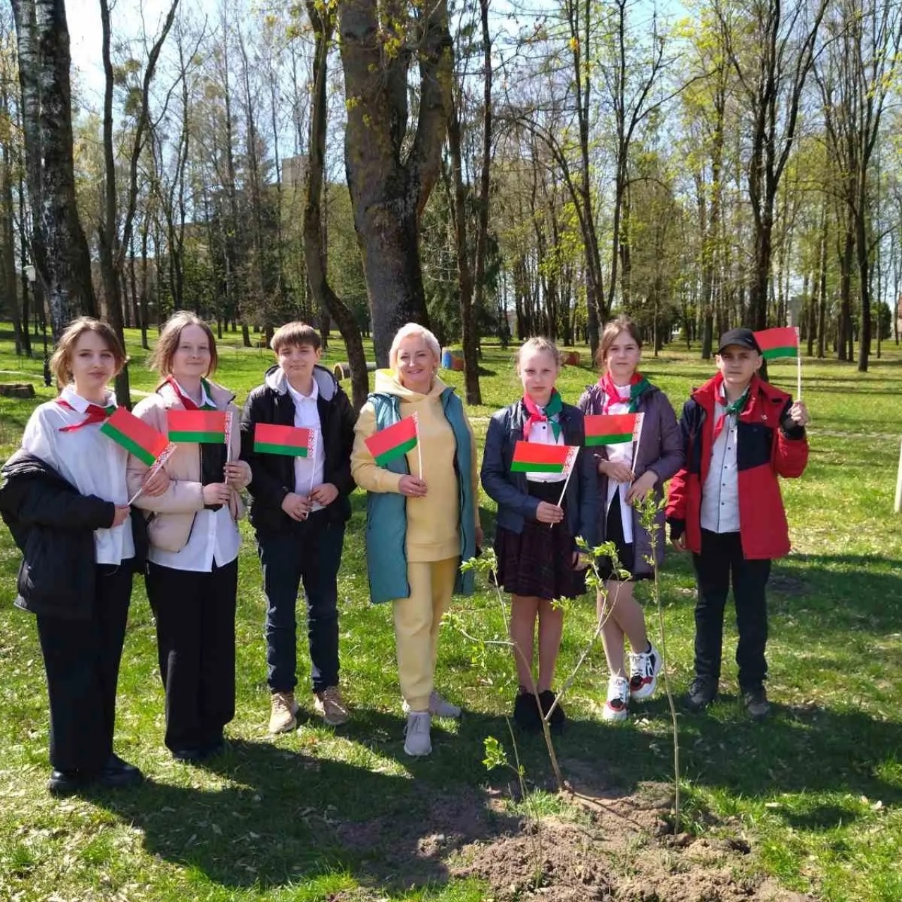 В СПК «Прогресс-Вертелишки» прошла экологическая акция «Сирень Победы»
