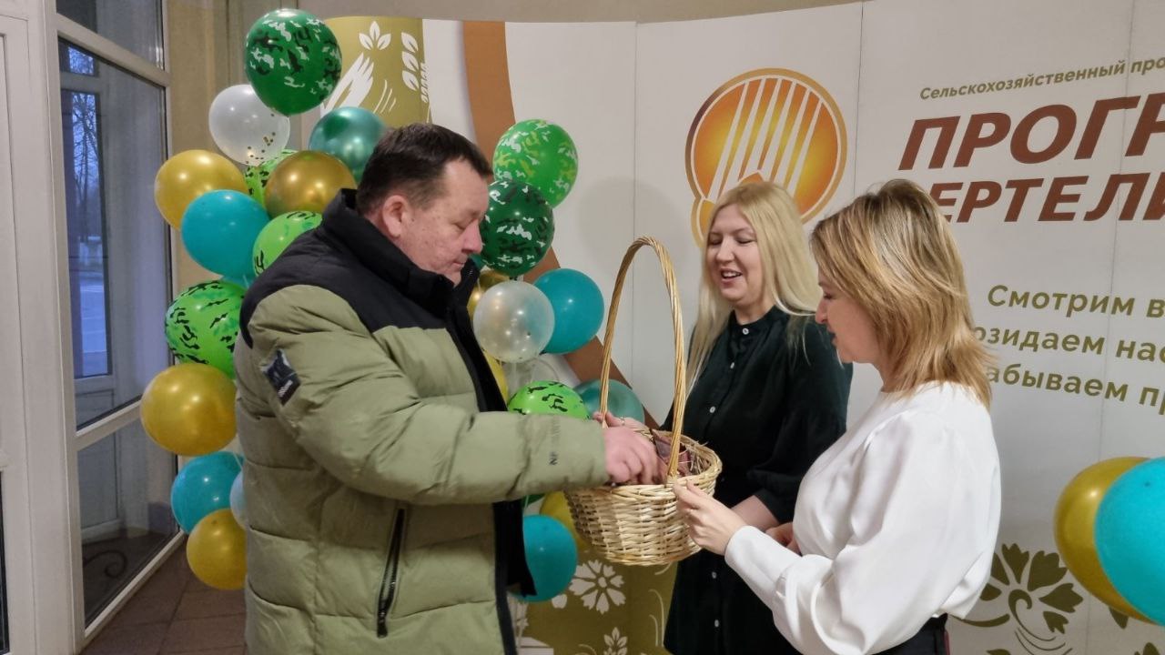 В СПК «Прогресс-Вертелишки» поздравили всех мужчин с Днем защитников Отечества