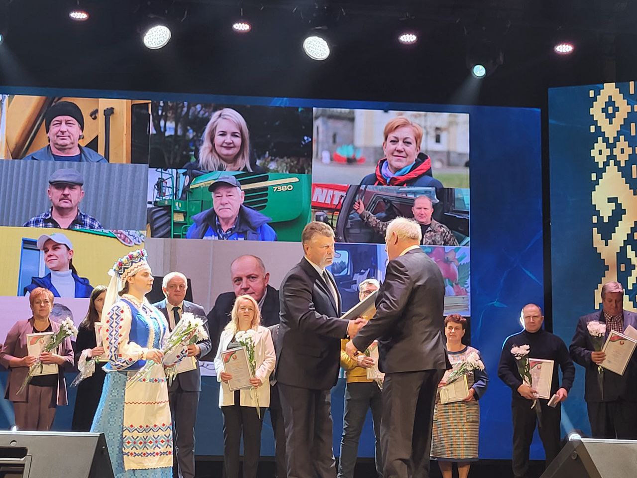 Делегация СПК "Прогресс-Вертелишки" приняла участие и в районном мероприятии, посвящённом Дню работников сельского хозяйства и перерабатывающей промышленности АПК