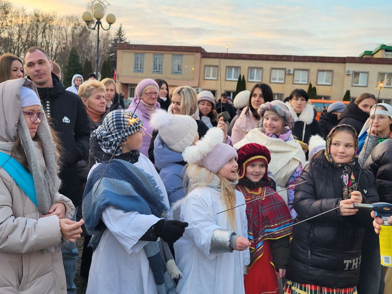 Прихожане Святой семьи аг.Вертелишки поздравили друг друга со светлым праздником Рождества Христова