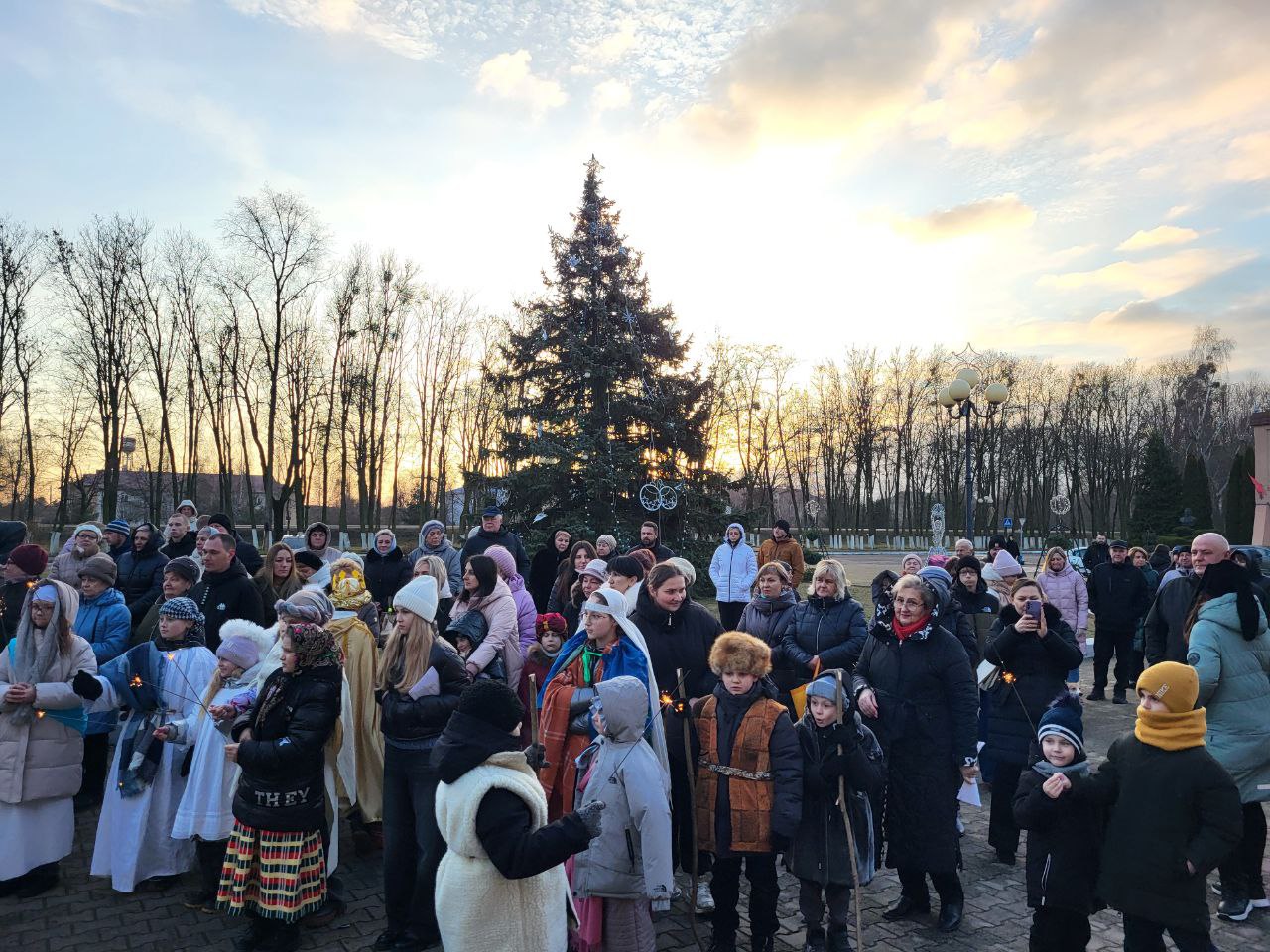 Прихожане Святой семьи аг.Вертелишки поздравили друг друга со светлым праздником Рождества Христова