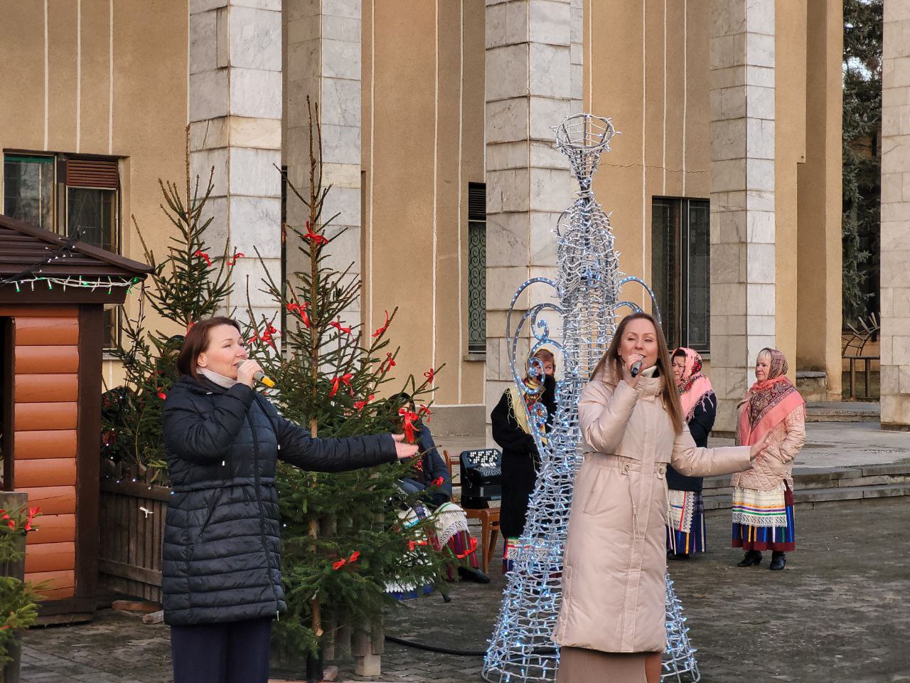 Прихожане Святой семьи аг.Вертелишки поздравили друг друга со светлым праздником Рождества Христова