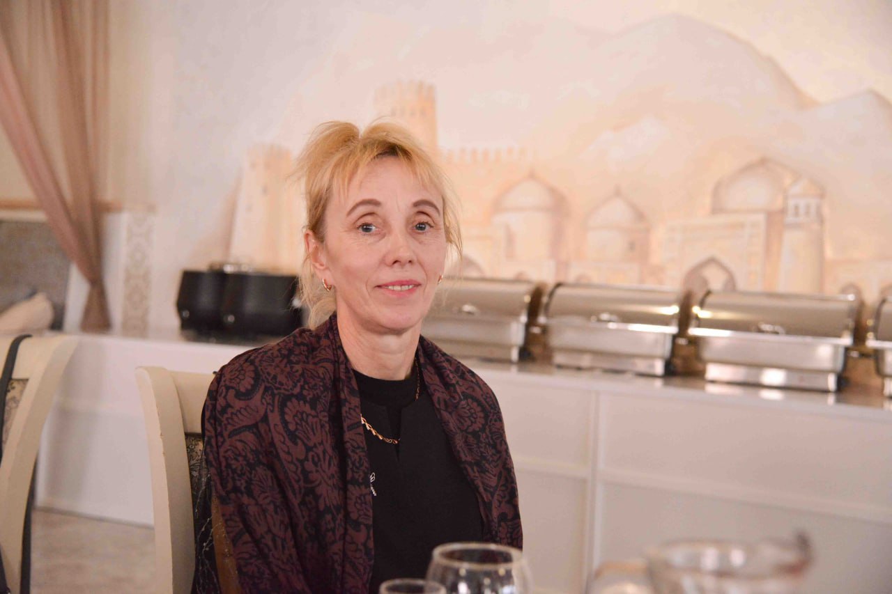 В честь передовых животноводов района не жалели благодарностей, подарков и песен