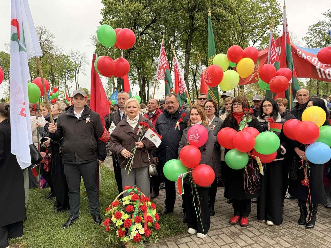 Делегация СПК "Прогресс-Вертелишки" принимает участие в торжествах в г.Скиделе, посвященных Дню Великой Победы