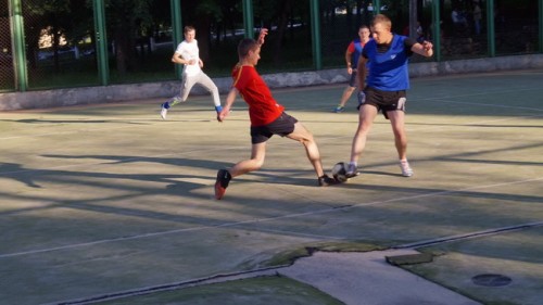 Все желающие защитить честь своего цеха сошлись на корте а.г. Вертелишки