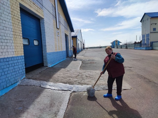 Трудовые коллективы СПК «Прогресс-Вертелишки» наводят порядок в аг. Вертелишки и на производстве