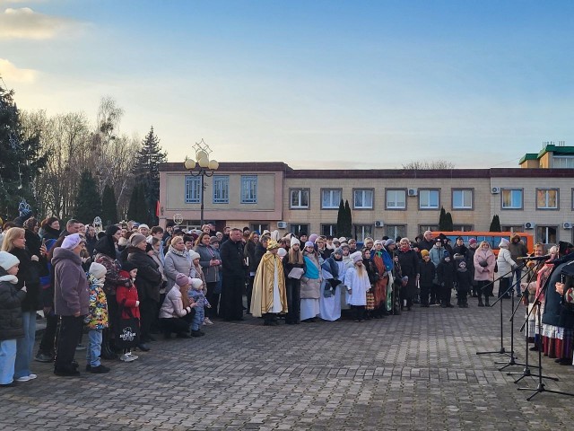 Прихожане Святой семьи аг.Вертелишки поздравили друг друга со светлым праздником Рождества Христова